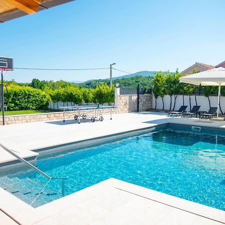 Vacation Villa Matic With 7 Bedrooms Sinj Dış mekan fotoğraf
