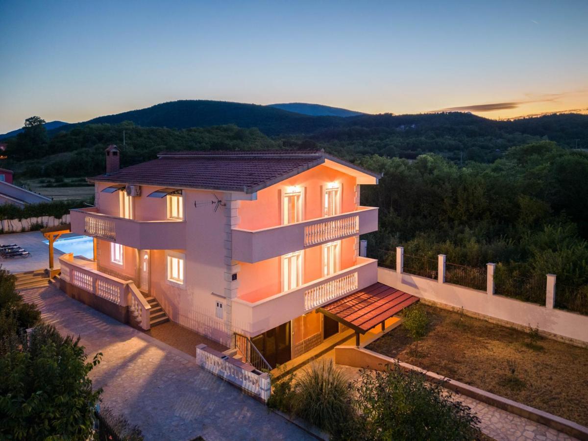 Vacation Villa Matic With 7 Bedrooms Sinj Dış mekan fotoğraf