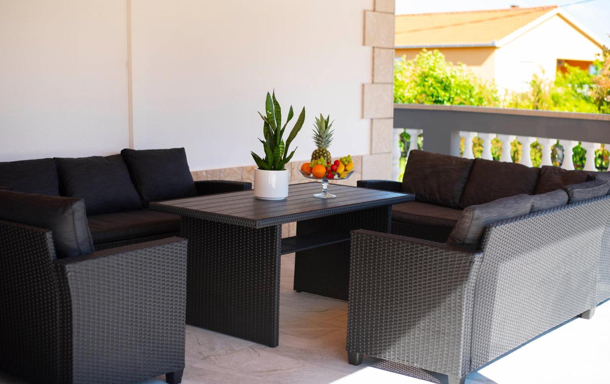 Vacation Villa Matic With 7 Bedrooms Sinj Dış mekan fotoğraf